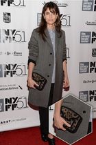 Amanda Peet daily detail.jpg